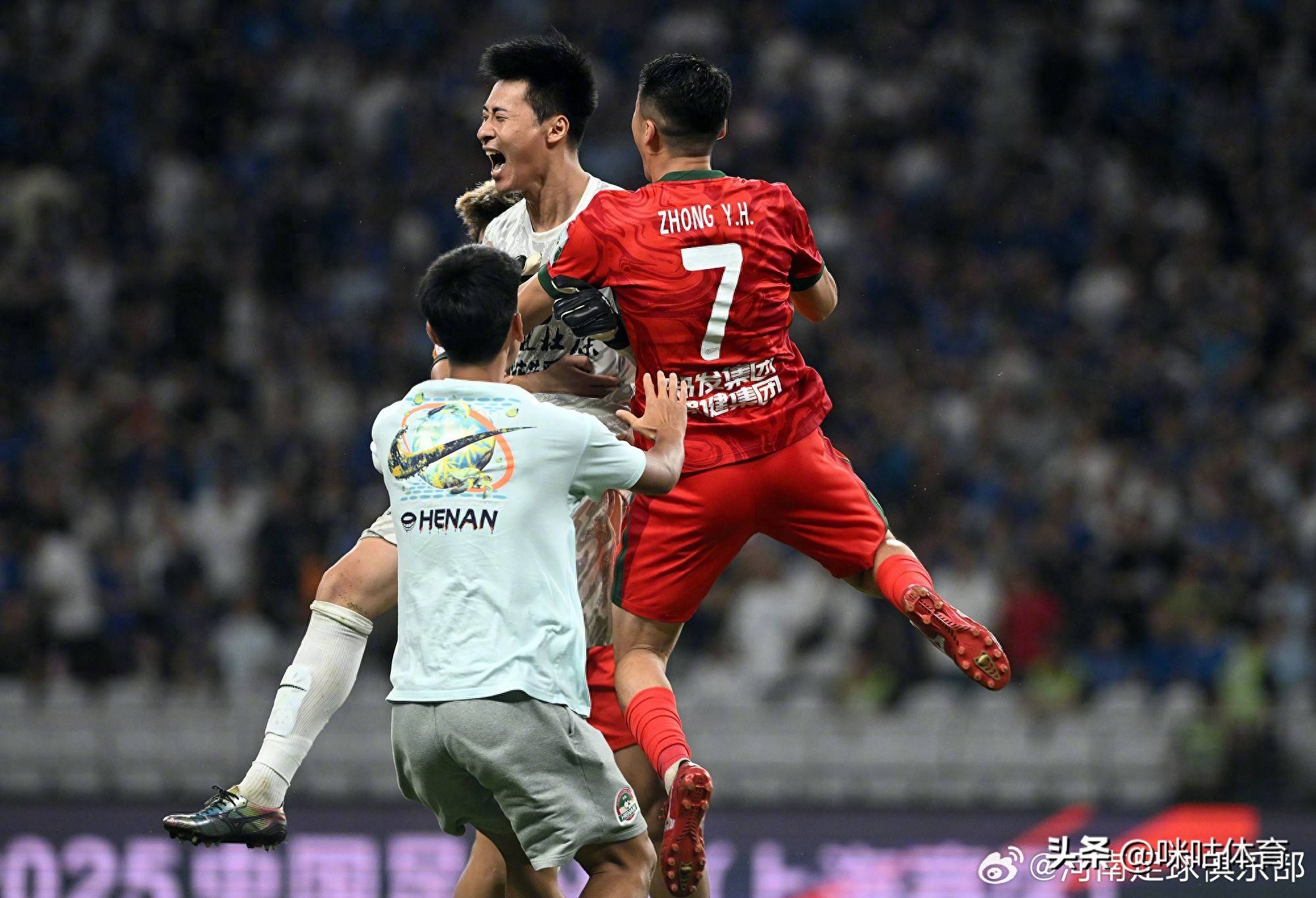 包含本土球队在国际赛事中遭逢困境,艰难徘徊的词条 包含本土球队在国际赛事中遭逢困境,艰难徘徊的词条