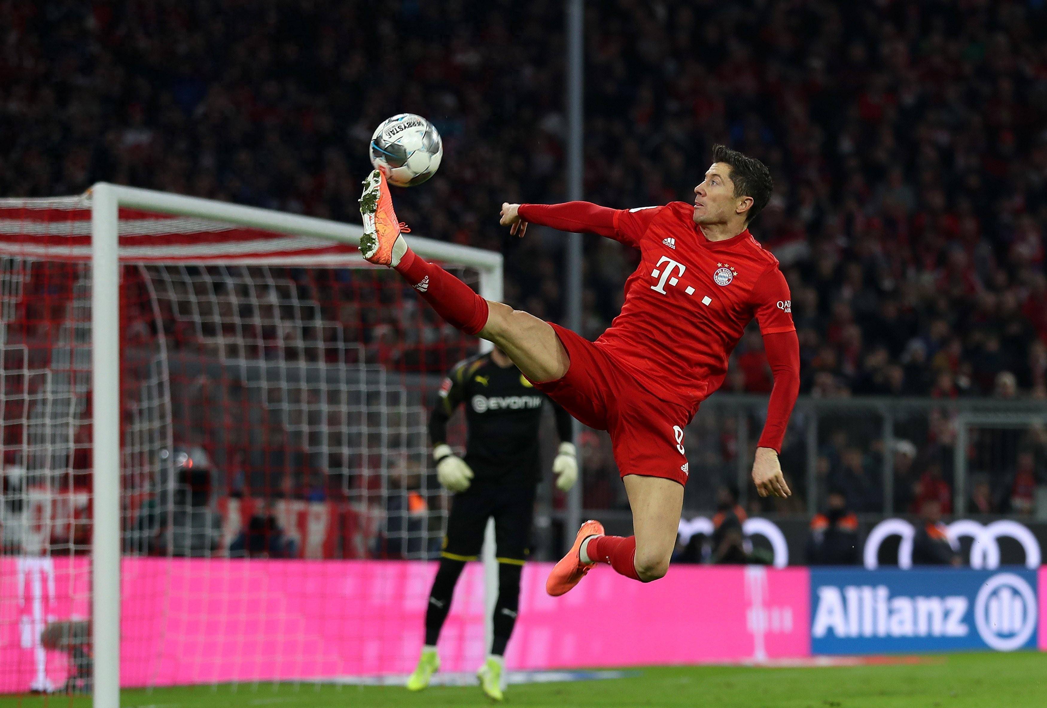 巴塞罗那登顶狂欢,晋级欧冠四强是谁 巴塞罗那登顶狂欢,晋级欧冠四强是谁